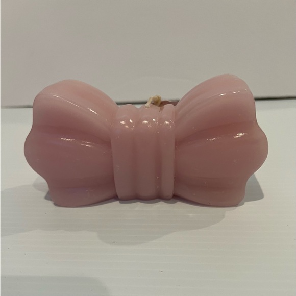 Pretty in Pink Coquette Bow Candle- NWT - Picture 2 of 5